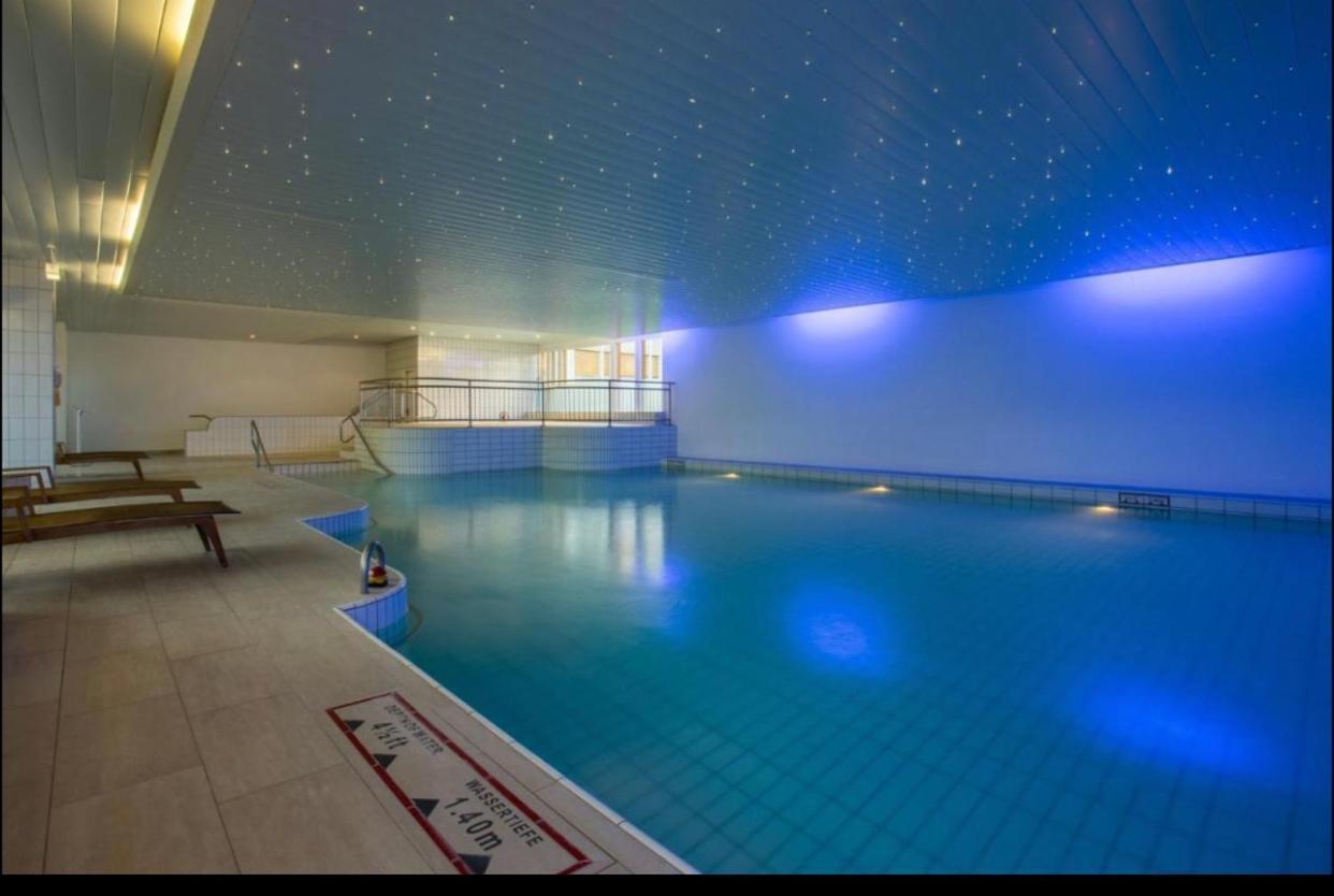 Studio Zurich Luaran gambar