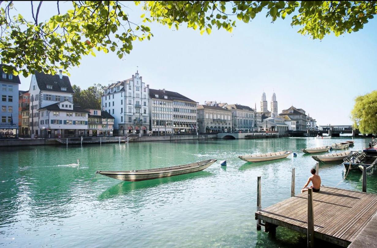 Studio Zurich Luaran gambar