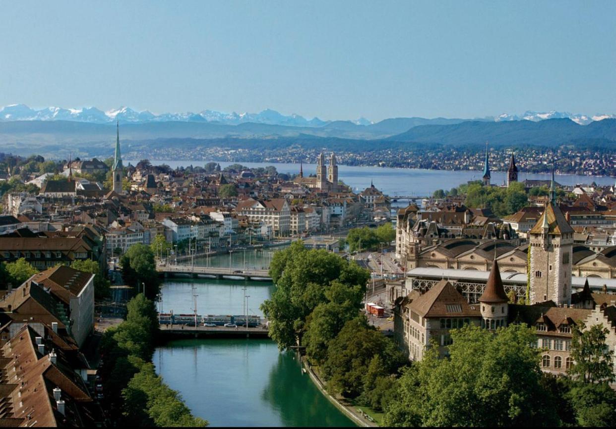 Studio Zurich Luaran gambar
