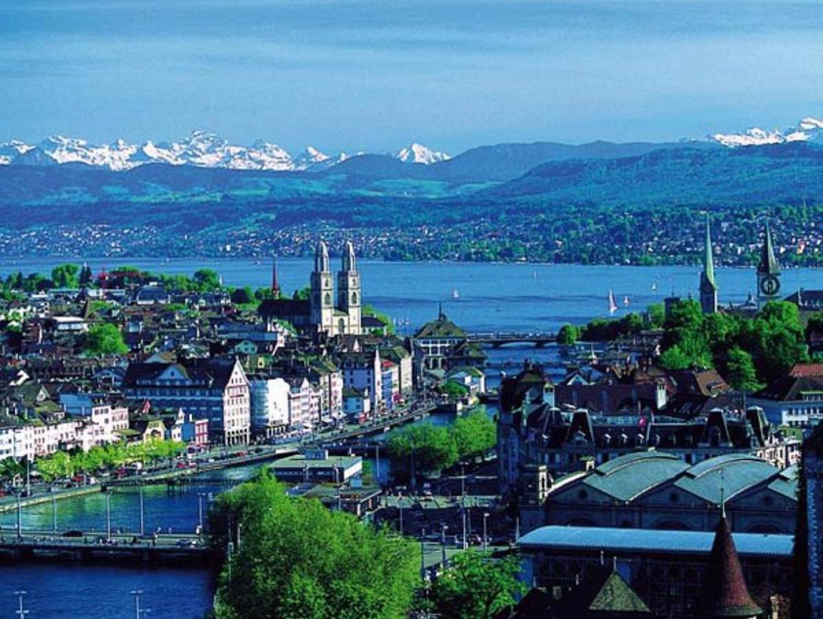 Studio Zurich Luaran gambar