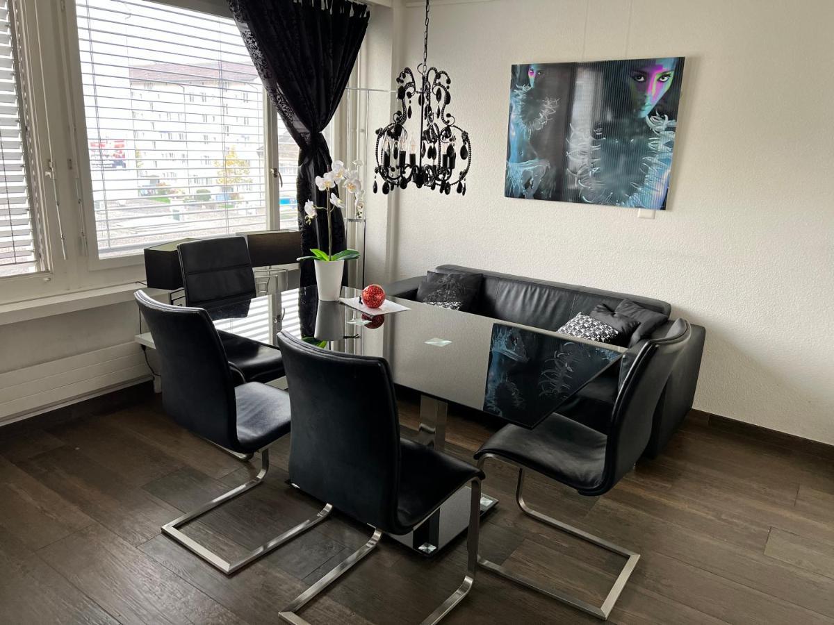 Studio Zurich Luaran gambar