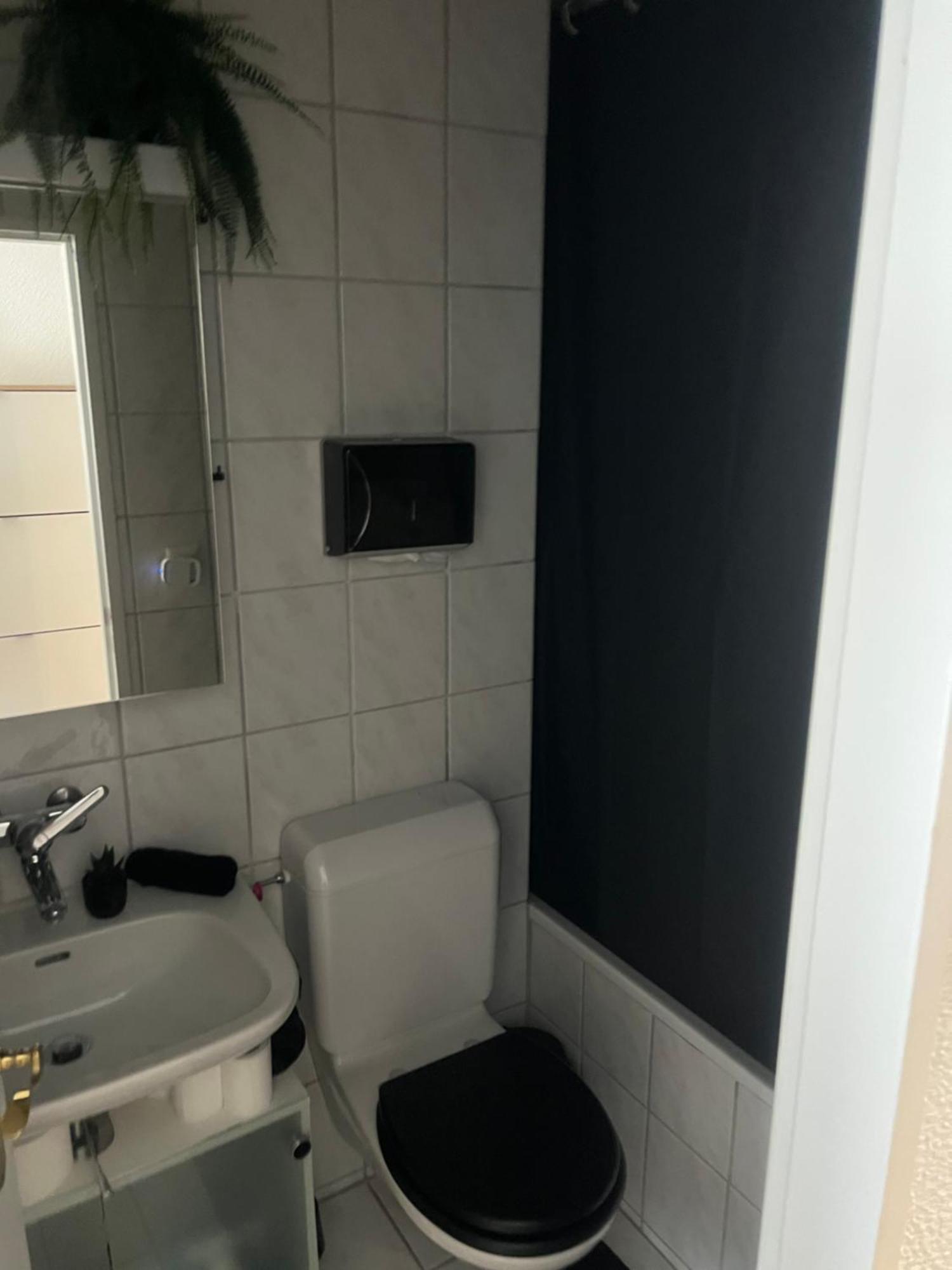 Studio Zurich Luaran gambar