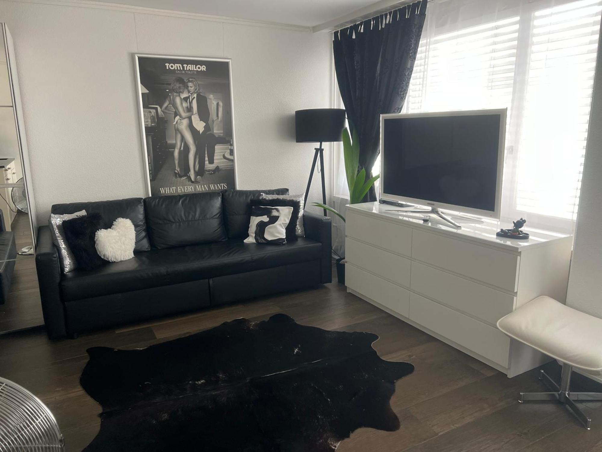 Studio Zurich Luaran gambar