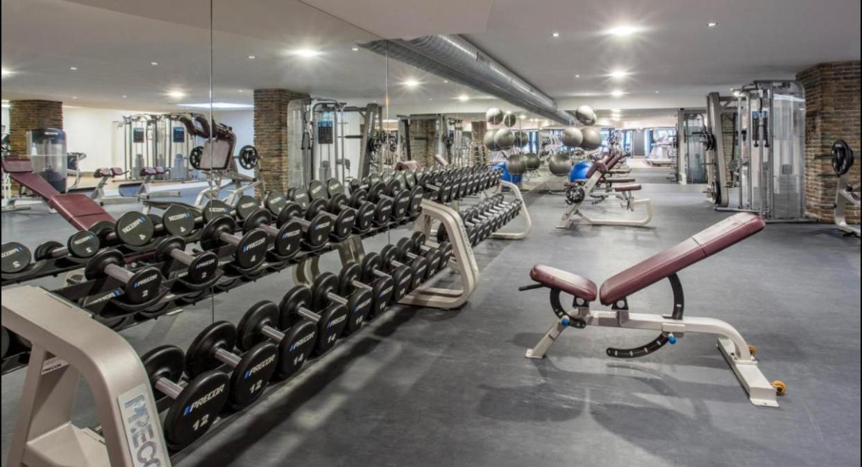Studio Zurich Luaran gambar