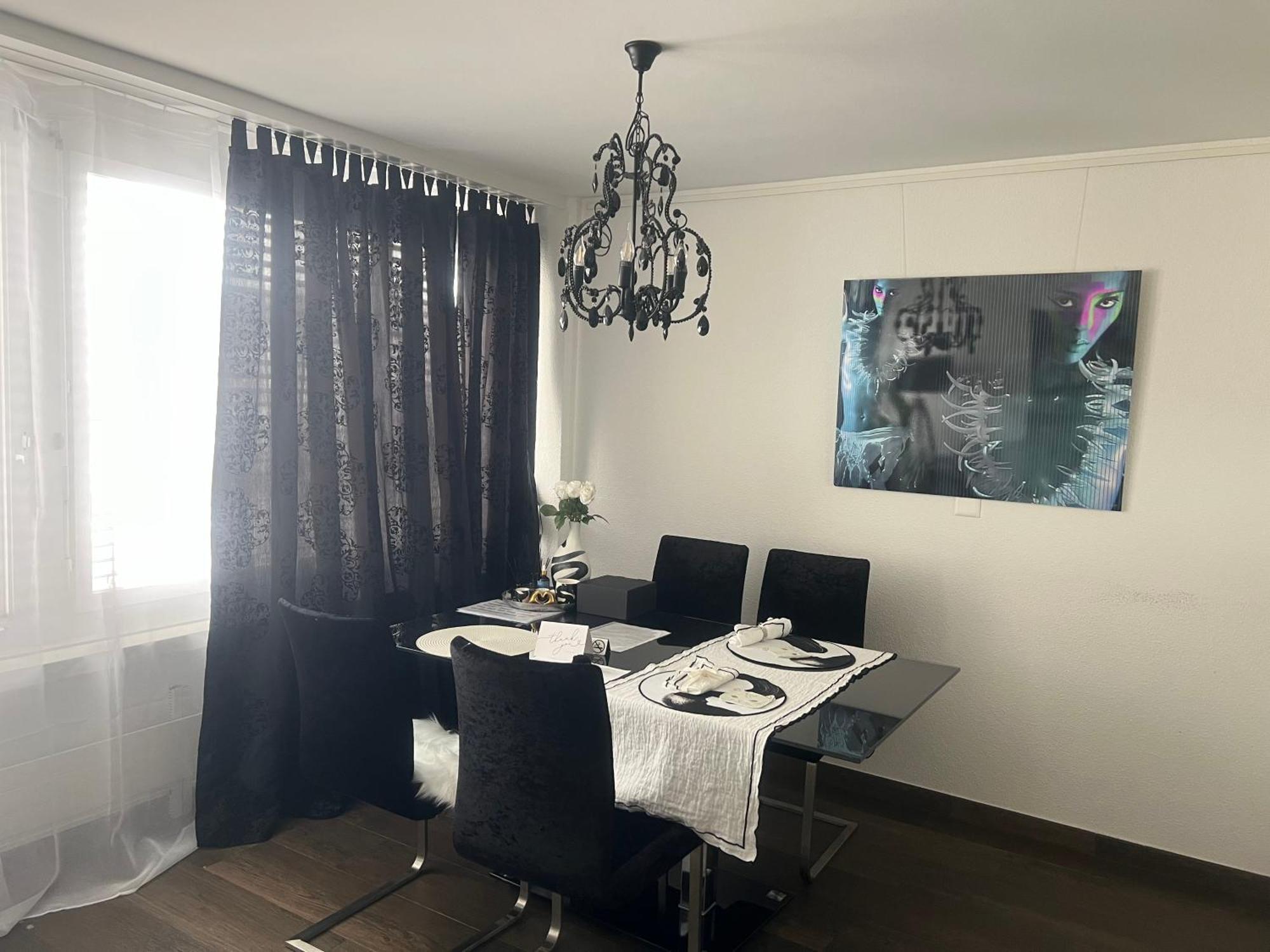 Studio Zurich Luaran gambar